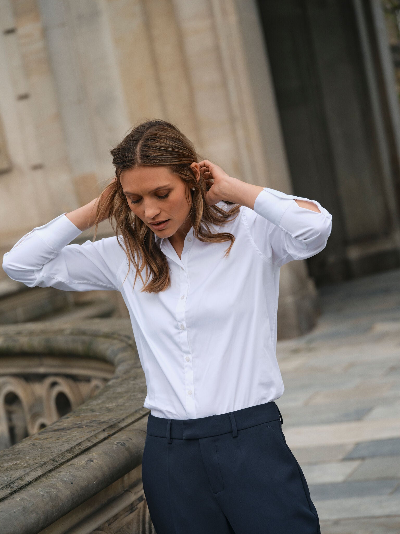 Modelshot / White / Detail